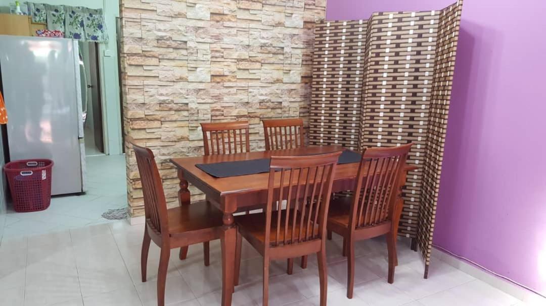 Homestay De Mitc Melaka Zewnętrze zdjęcie